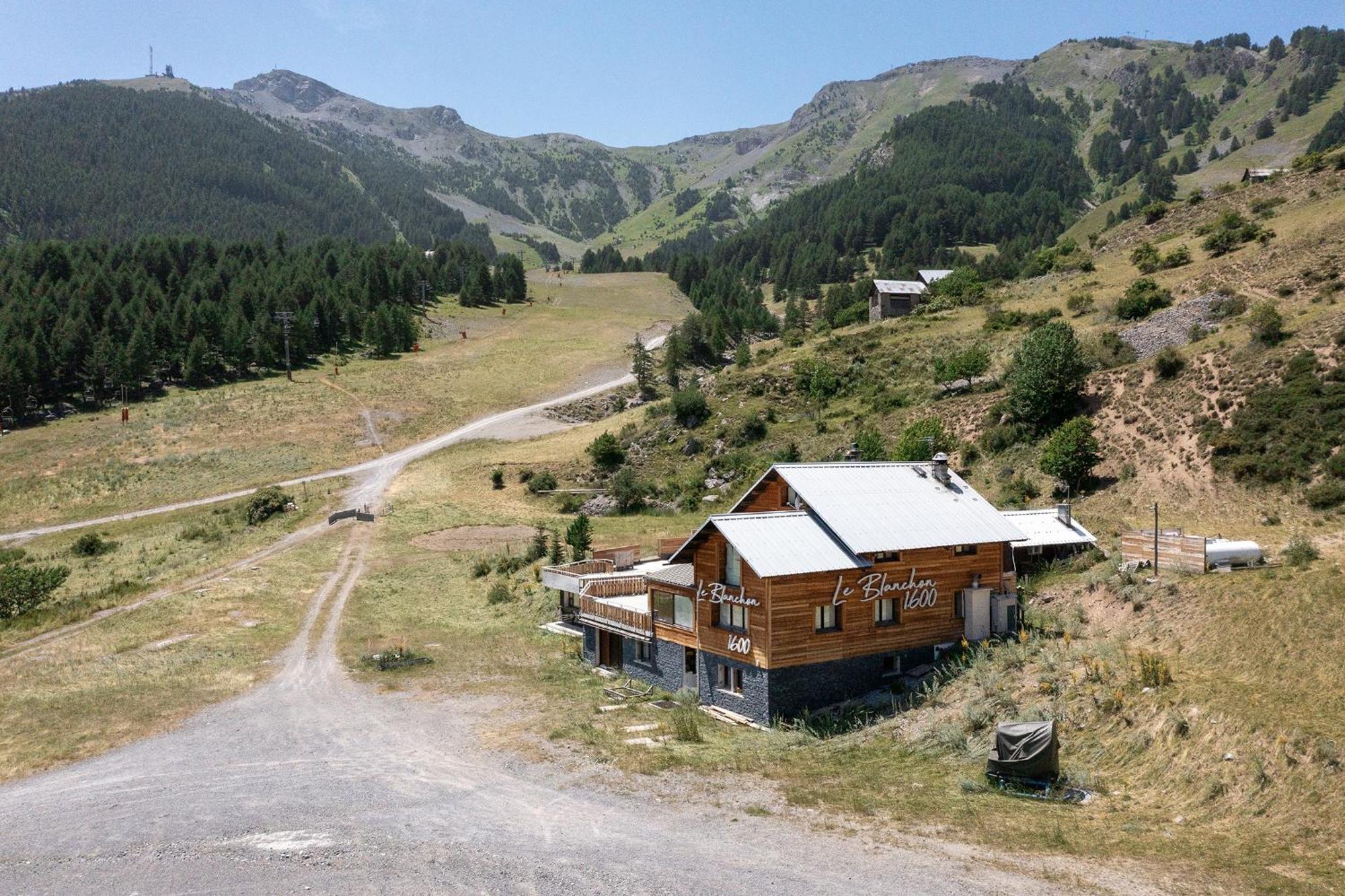 Hotel Edelweiss Auron Exterior photo